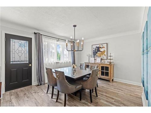 1329 Niagara Stone Road, Niagara-On-The-Lake, ON - Indoor Photo Showing Dining Room