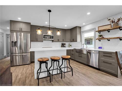 333 Eastwood Avenue, Crystal Beach, ON - Indoor Photo Showing Kitchen With Upgraded Kitchen