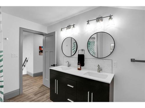 333 Eastwood Avenue, Crystal Beach, ON - Indoor Photo Showing Bathroom