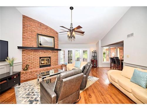 1 Alder Crescent, Pelham, ON - Indoor Photo Showing Living Room With Fireplace