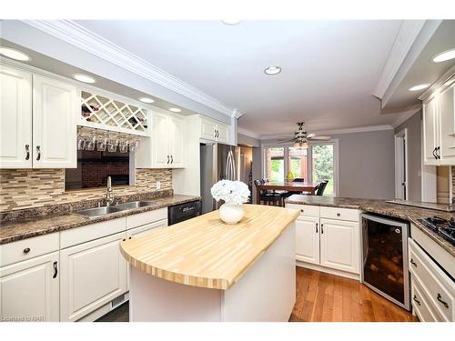 1 Alder Crescent, Pelham, ON - Indoor Photo Showing Kitchen With Double Sink