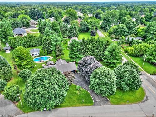 1 Alder Crescent, Pelham, ON - Outdoor With In Ground Pool