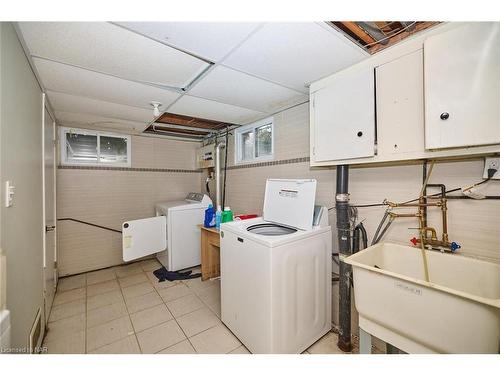 5 East Hampton Road, St. Catharines, ON - Indoor Photo Showing Laundry Room