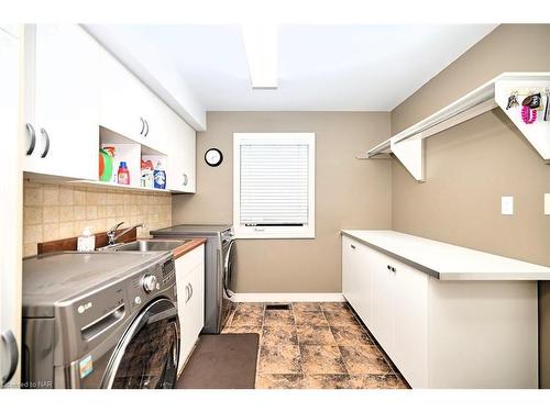 119 Sandra Drive Drive, Fenwick, ON - Indoor Photo Showing Laundry Room