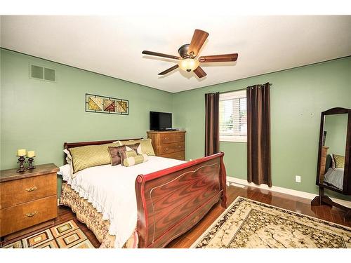 119 Sandra Drive Drive, Fenwick, ON - Indoor Photo Showing Bedroom