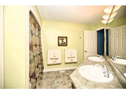 119 Sandra Drive Drive, Fenwick, ON - Indoor Photo Showing Bathroom