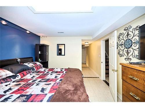 119 Sandra Drive Drive, Fenwick, ON - Indoor Photo Showing Bedroom