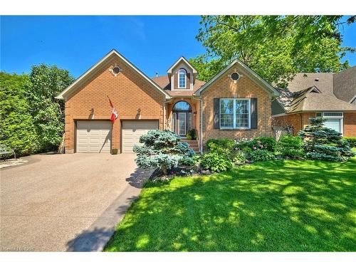 7 Scottdale Court, Fonthill, ON - Outdoor