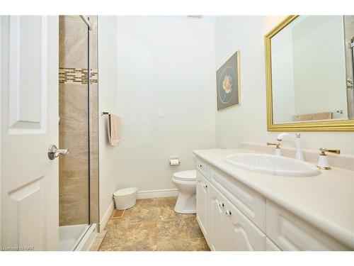 7 Scottdale Court, Fonthill, ON - Indoor Photo Showing Bathroom