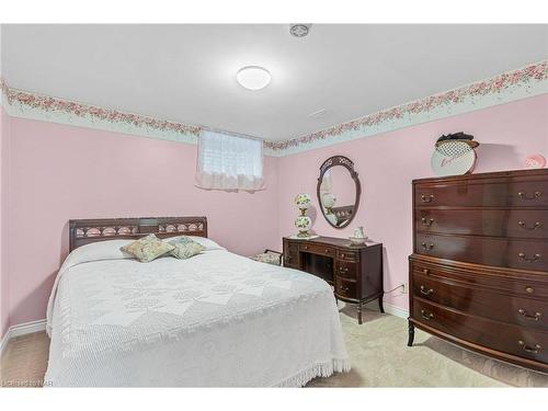 73080 Kilts Road, Wainfleet, ON - Indoor Photo Showing Bedroom