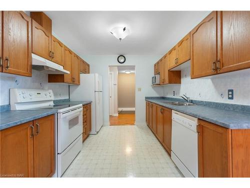 3679 Frances Street, Ridgeway, ON - Indoor Photo Showing Kitchen