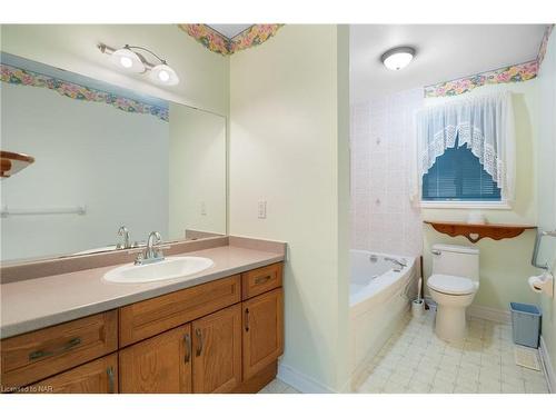 3679 Frances Street, Ridgeway, ON - Indoor Photo Showing Bathroom