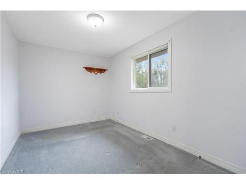 3679 Frances Street, Ridgeway, ON - Indoor Photo Showing Other Room