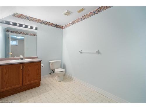 3679 Frances Street, Ridgeway, ON - Indoor Photo Showing Bathroom