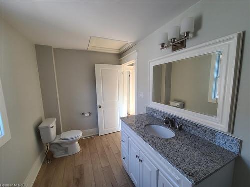 57 Oakland Avenue, Welland, ON - Indoor Photo Showing Bathroom