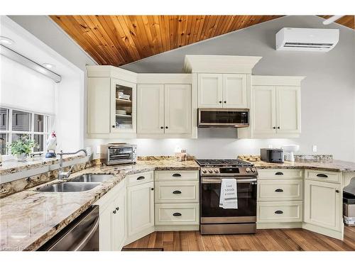 3711 Crystal Beach Drive, Crystal Beach, ON - Indoor Photo Showing Kitchen With Stainless Steel Kitchen With Double Sink With Upgraded Kitchen