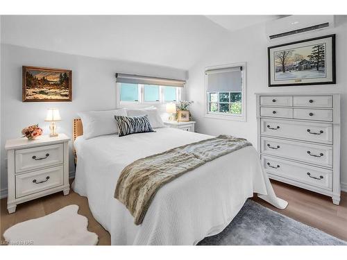 3711 Crystal Beach Drive, Crystal Beach, ON - Indoor Photo Showing Bedroom