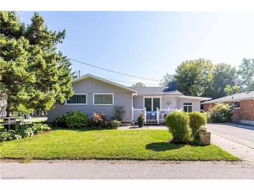 134 Haun Road, Crystal Beach, ON - Outdoor With Facade