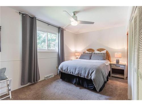 134 Haun Road, Crystal Beach, ON - Indoor Photo Showing Bedroom