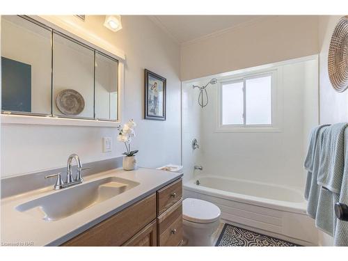 134 Haun Road, Crystal Beach, ON - Indoor Photo Showing Bathroom