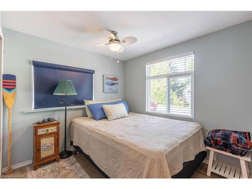 134 Haun Road, Crystal Beach, ON - Indoor Photo Showing Bedroom