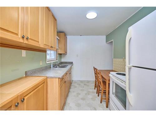 15 Hilda Street, St. Catharines, ON - Indoor Photo Showing Kitchen With Double Sink