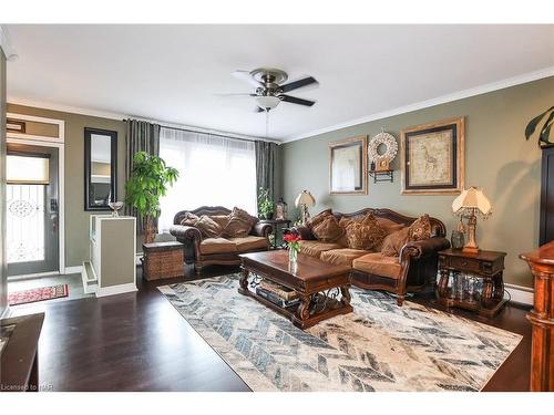 543 King Street, Welland, ON - Indoor Photo Showing Living Room