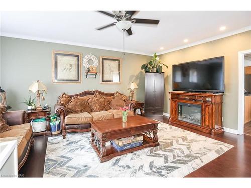 543 King Street, Welland, ON - Indoor Photo Showing Living Room With Fireplace