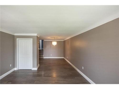 8079 Post Road, Niagara Falls, ON - Indoor Photo Showing Other Room