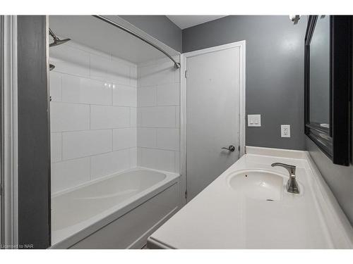 8079 Post Road, Niagara Falls, ON - Indoor Photo Showing Bathroom