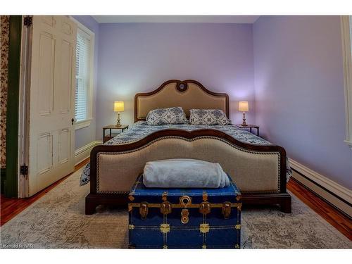 348 Ridge Road N, Ridgeway, ON - Indoor Photo Showing Bedroom