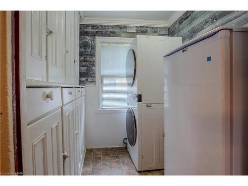 348 Ridge Road N, Ridgeway, ON - Indoor Photo Showing Laundry Room