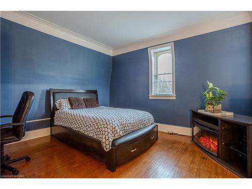 348 Ridge Road N, Ridgeway, ON - Indoor Photo Showing Bedroom