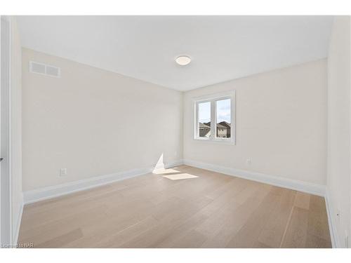 Lot 24-6140 Curlin Crescent, Niagara Falls, ON - Indoor Photo Showing Other Room