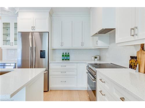 102-77 Yates Street, St. Catharines, ON - Indoor Photo Showing Kitchen With Upgraded Kitchen