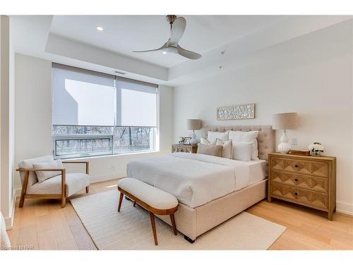 102-77 Yates Street, St. Catharines, ON - Indoor Photo Showing Bedroom