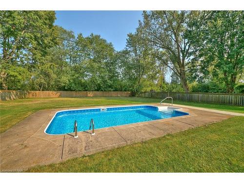 1216 Benner Avenue, Fort Erie, ON - Outdoor With In Ground Pool With Backyard