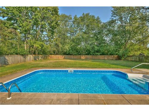 1216 Benner Avenue, Fort Erie, ON - Outdoor With In Ground Pool With Backyard