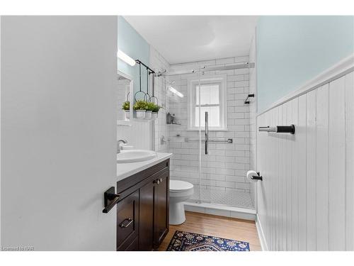 236 North Street, Fort Erie, ON - Indoor Photo Showing Bathroom