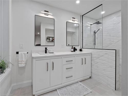 1647 Gregory Road, St. Catharines, ON - Indoor Photo Showing Bathroom