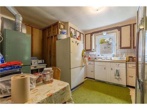 129 Beechwood Ave Avenue, Crystal Beach, ON - Indoor Photo Showing Kitchen