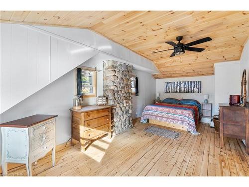 768 Bernard Avenue, Ridgeway, ON - Indoor Photo Showing Bedroom