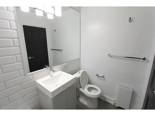 1003-105 Isabella Street, Toronto, ON - Indoor Photo Showing Bathroom