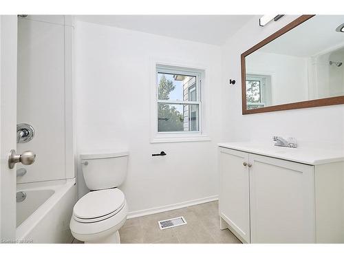 245 Stanton Street, Fort Erie, ON - Indoor Photo Showing Bathroom