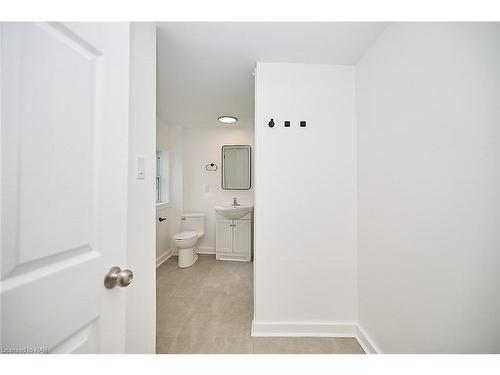 245 Stanton Street, Fort Erie, ON - Indoor Photo Showing Bathroom