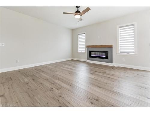 64 Hickory Court, Port Colborne, ON - Indoor Photo Showing Living Room With Fireplace