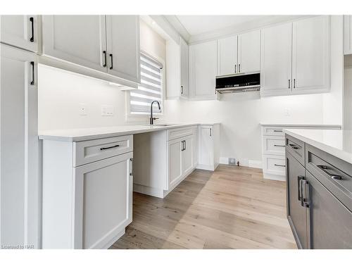 64 Hickory Court, Port Colborne, ON - Indoor Photo Showing Kitchen With Upgraded Kitchen