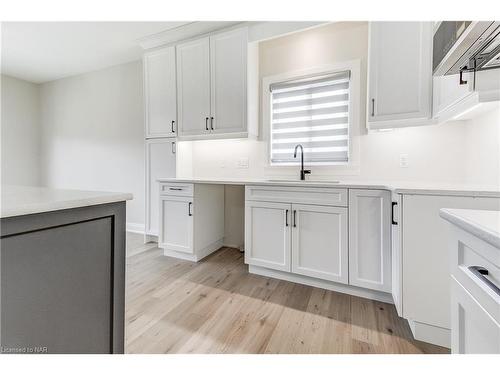 64 Hickory Court, Port Colborne, ON - Indoor Photo Showing Kitchen