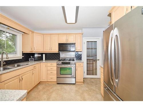 60 Tennessee Avenue, Port Colborne, ON - Indoor Photo Showing Kitchen With Double Sink