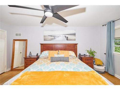 60 Tennessee Avenue, Port Colborne, ON - Indoor Photo Showing Bedroom